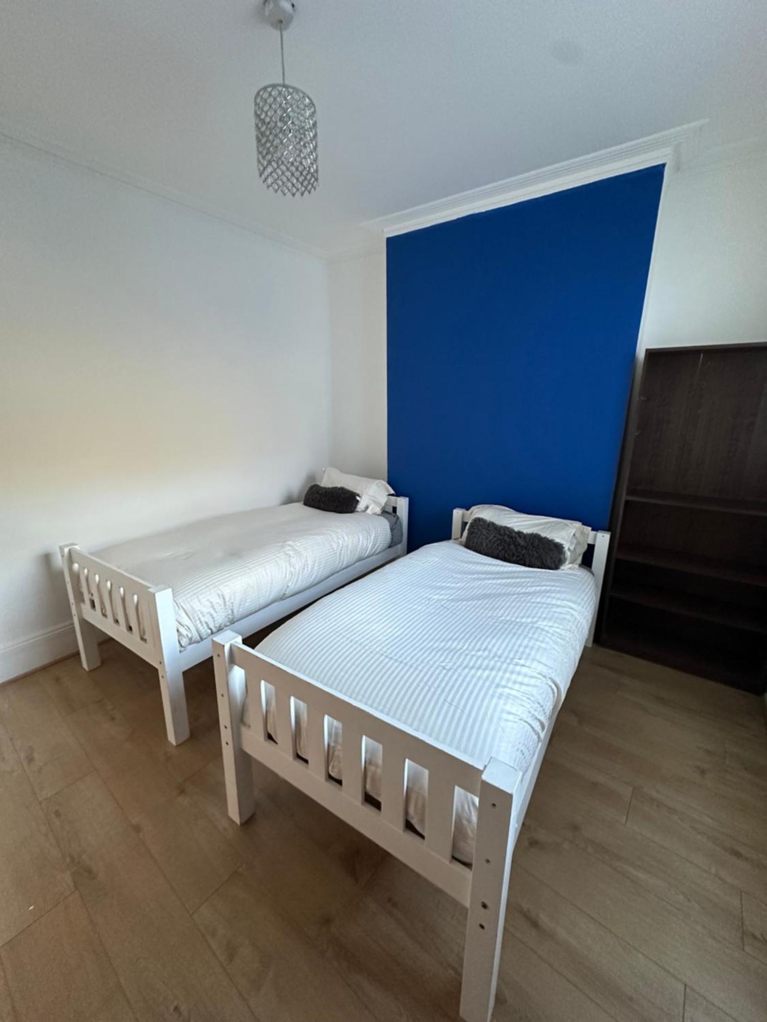 Pure Edge Beach Guest House With Sea View Херн Бей Екстериор снимка