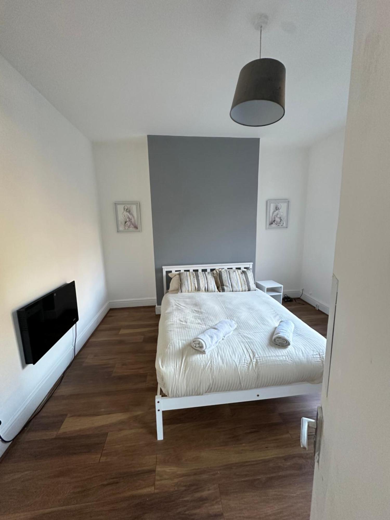 Pure Edge Beach Guest House With Sea View Херн Бей Екстериор снимка