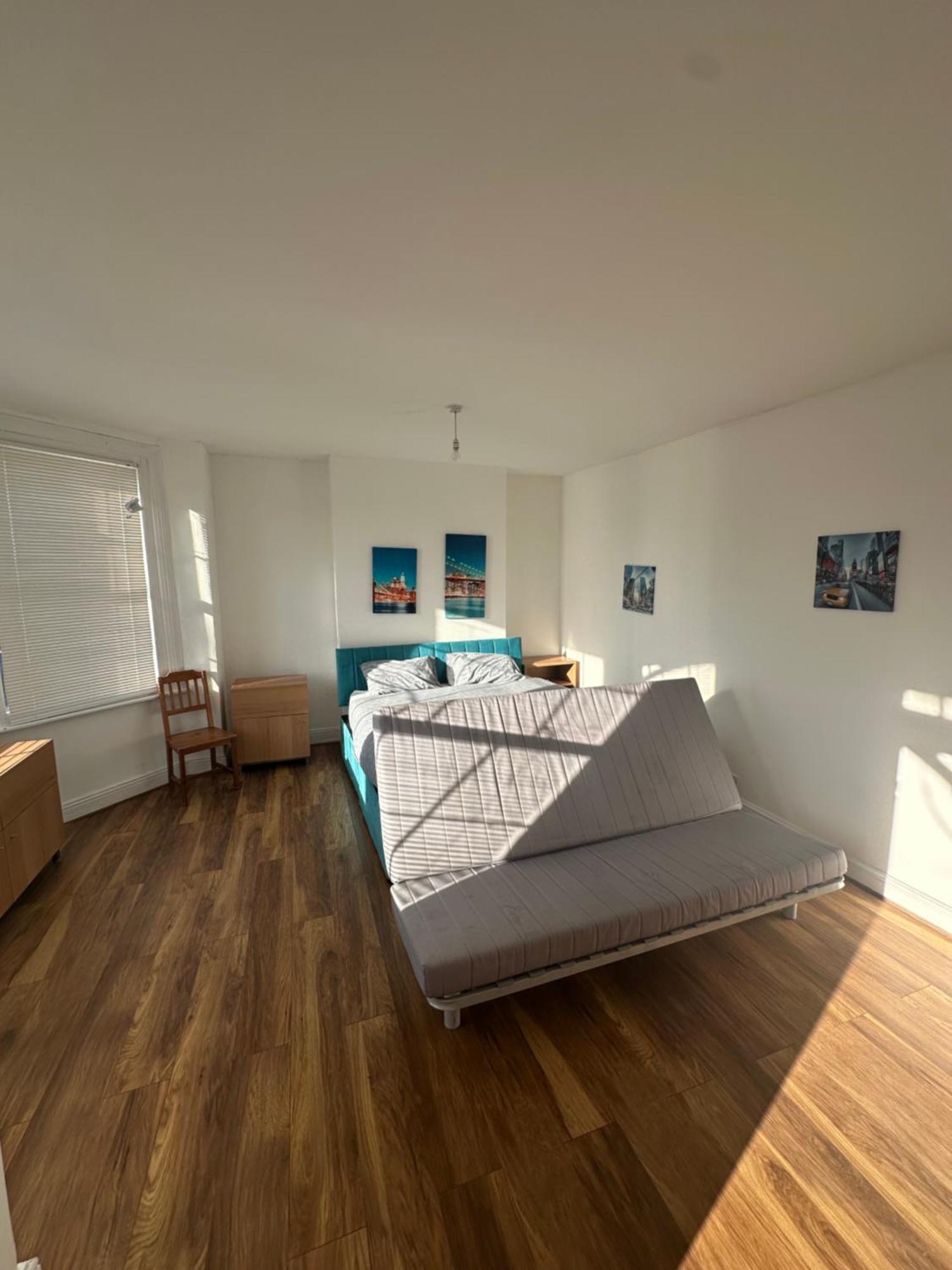 Pure Edge Beach Guest House With Sea View Херн Бей Екстериор снимка