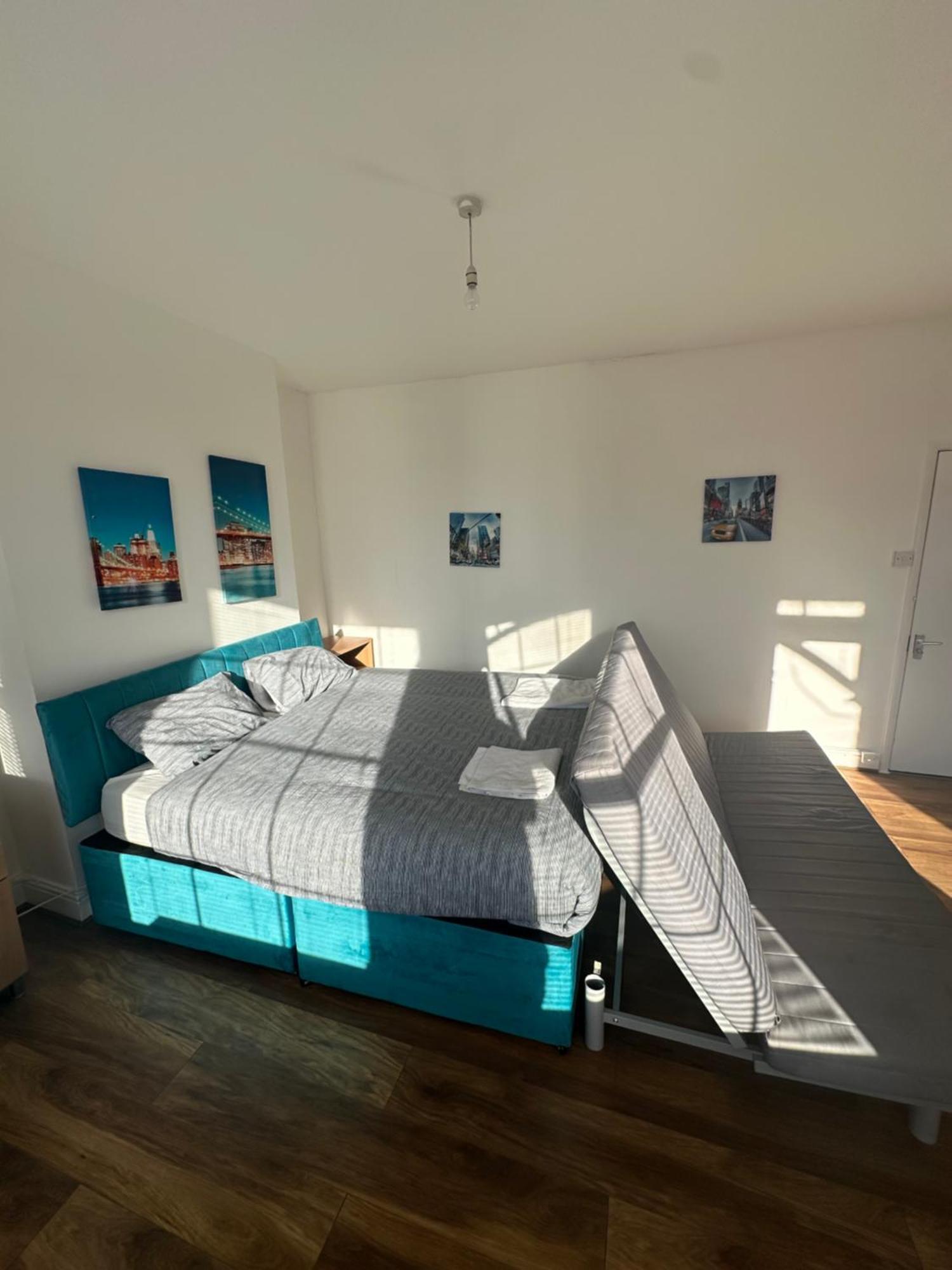 Pure Edge Beach Guest House With Sea View Херн Бей Екстериор снимка
