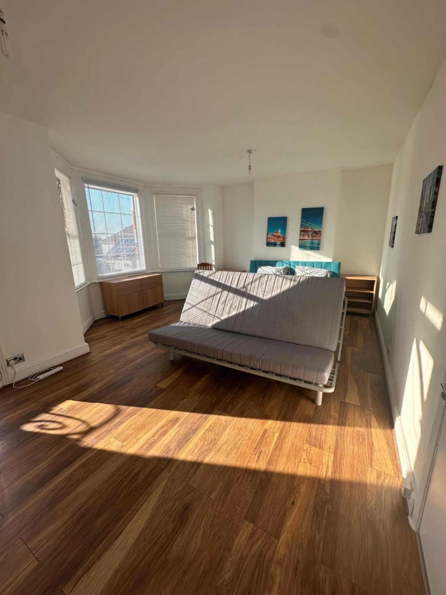 Pure Edge Beach Guest House With Sea View Херн Бей Екстериор снимка