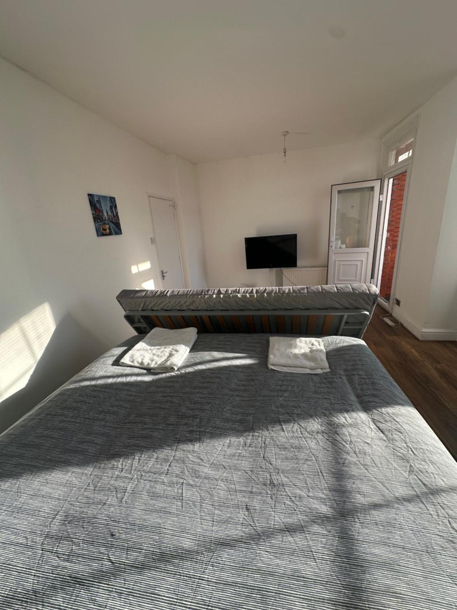 Pure Edge Beach Guest House With Sea View Херн Бей Екстериор снимка